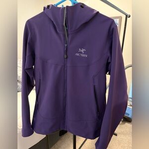Arc’teryx women’s Gamma softshell hoodie - size L